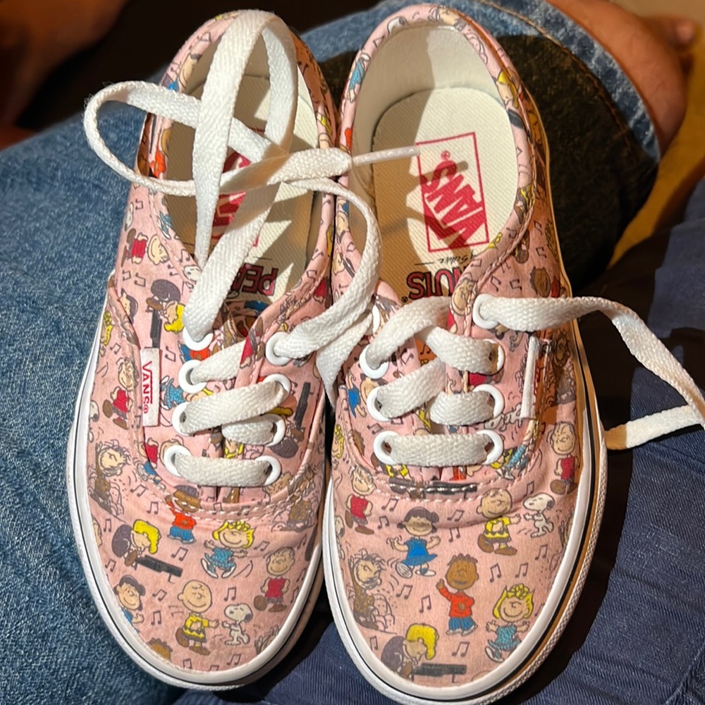 Vans toddler shoes peanuts snoopy gang